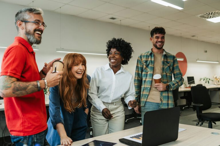 positive-atmosphere-at-the-office-at-corporate-company-